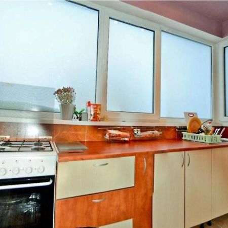 Apartament Laurentiu - Etaj.1 Bukarest Kültér fotó