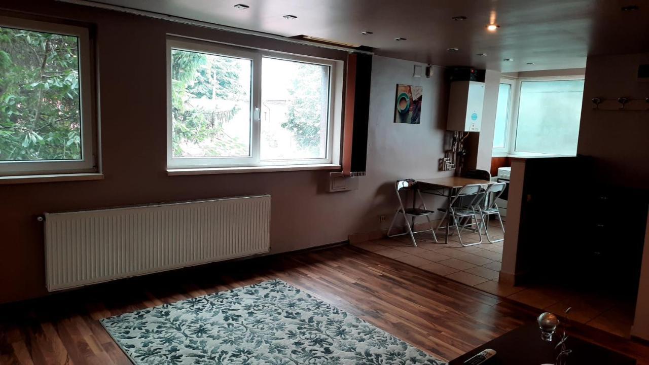 Apartament Laurentiu - Etaj.1 Bukarest Kültér fotó