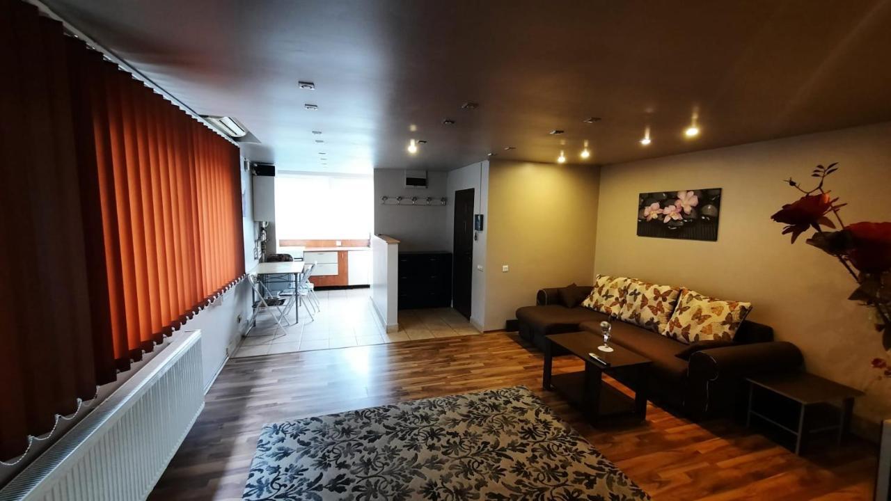 Apartament Laurentiu - Etaj.1 Bukarest Kültér fotó