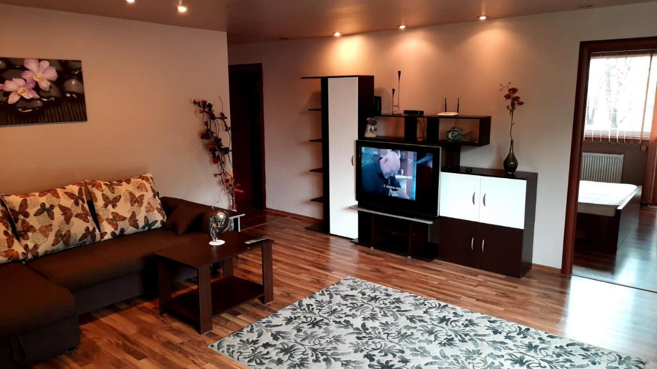 Apartament Laurentiu - Etaj.1 Bukarest Kültér fotó