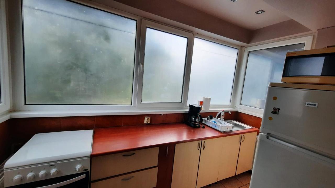 Apartament Laurentiu - Etaj.1 Bukarest Kültér fotó