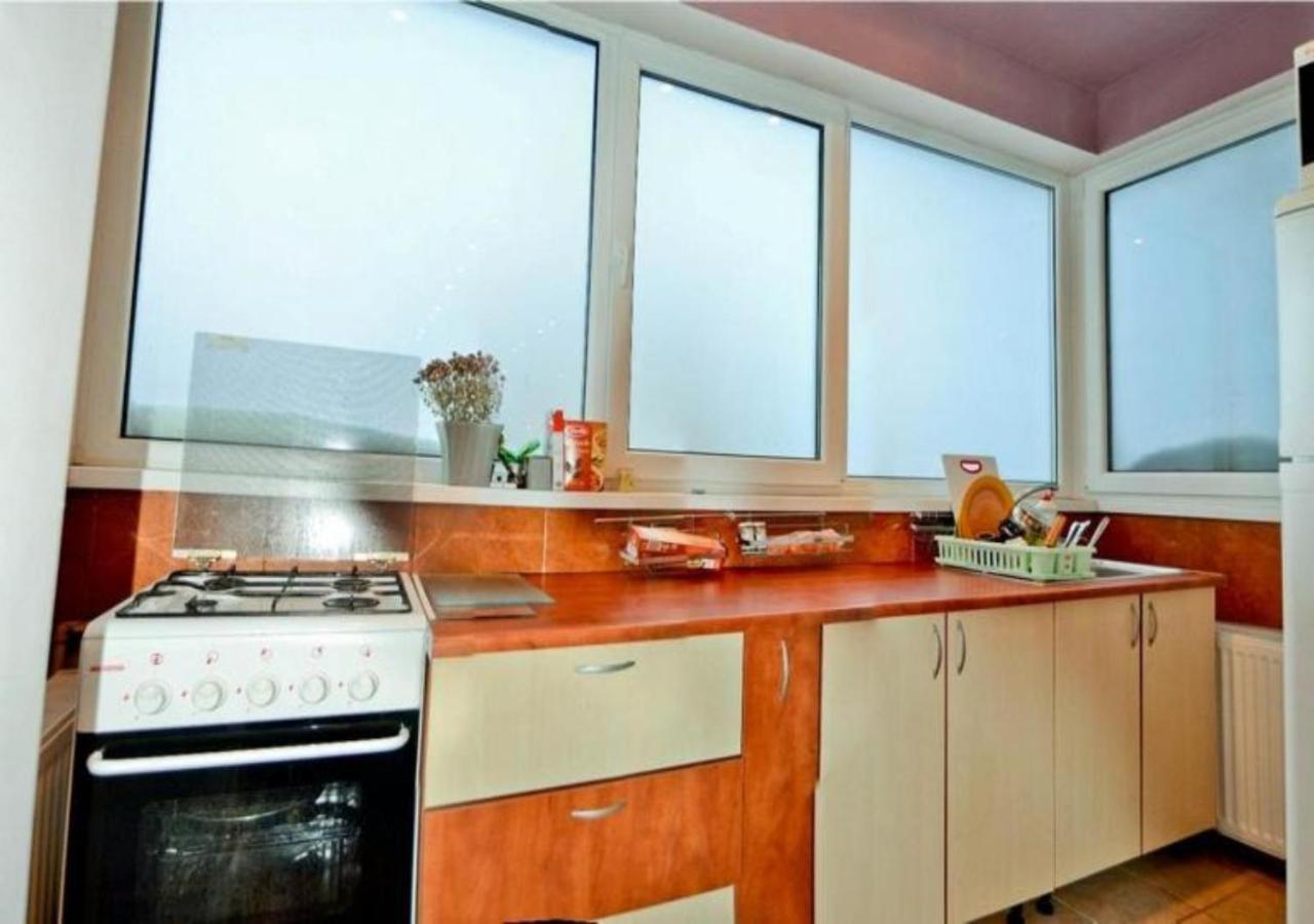 Apartament Laurentiu - Etaj.1 Bukarest Kültér fotó