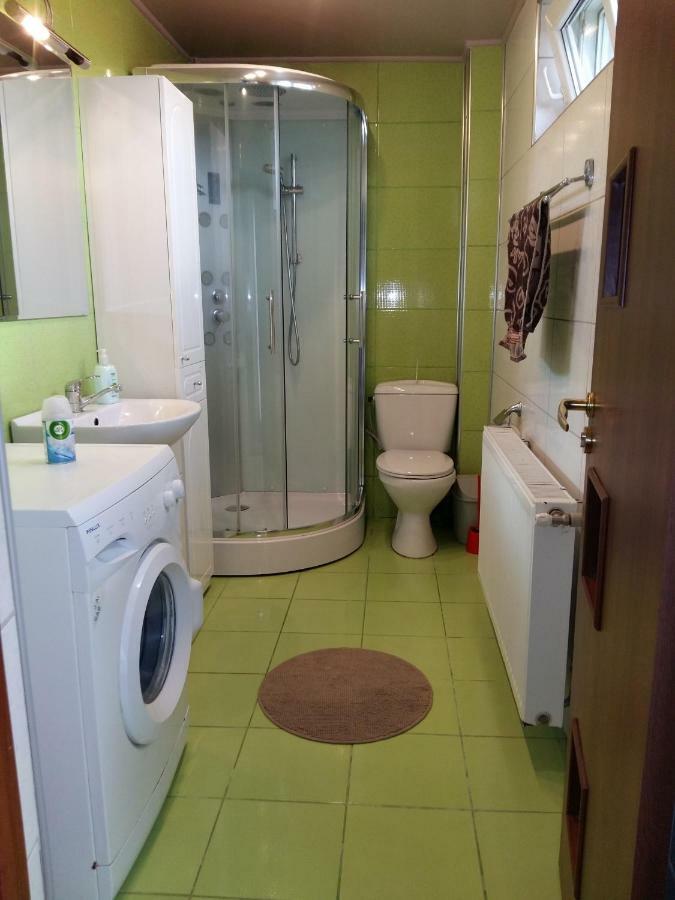 Apartament Laurentiu - Etaj.1 Bukarest Kültér fotó