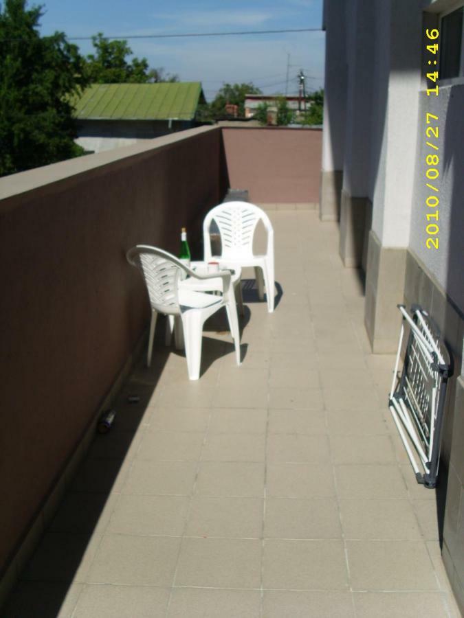 Apartament Laurentiu - Etaj.1 Bukarest Kültér fotó